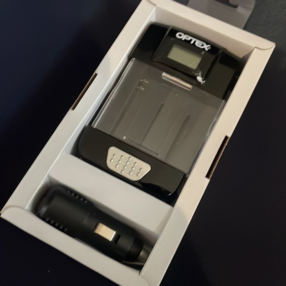 Optex Li-ion Camera Battery Charger with LCD Screen and USB Port - Picture 6 of 7